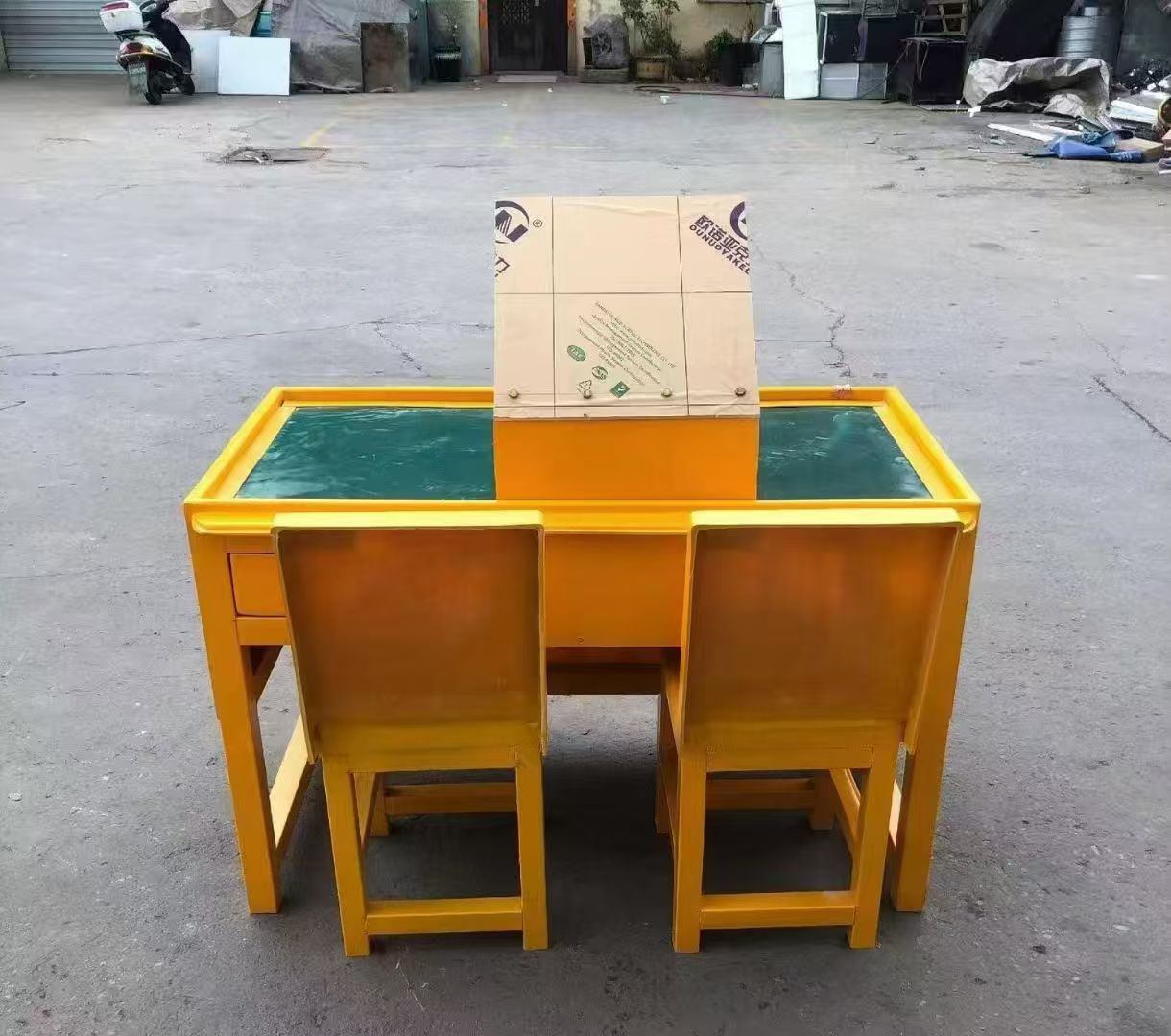 二连浩特防静电导通桌井下煤矿火工品发放桌：危险品流转的安全守护者